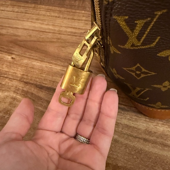 Louis Vuitton Alma PM Brown Monogram Handbag - Picture 6 of 16